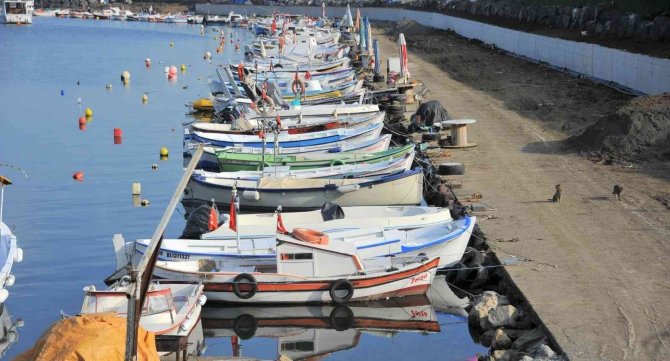 Olta Balıkçılarından Başkan Demir’e Pankartlı Teşekkür