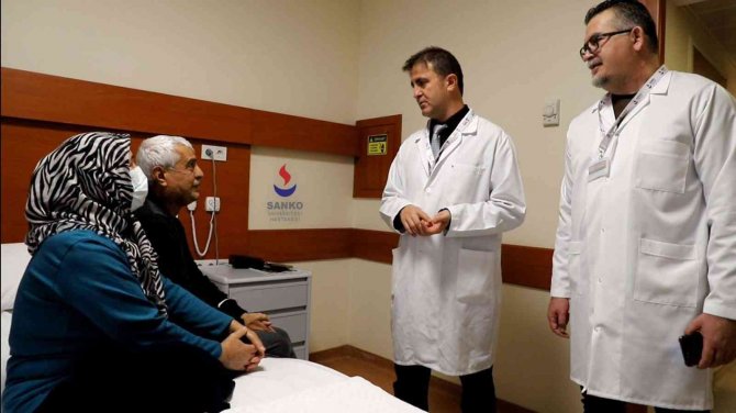 Sanko Üniversitesi Hastanesi’nde Eşine Böbreğini Bağışladı