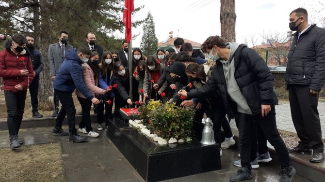 Şehit Aybüke Öğretmen Mezarı Başında Anıldı