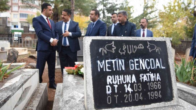 Şehit Öğretmenler Kabirleri Başında Anıldı