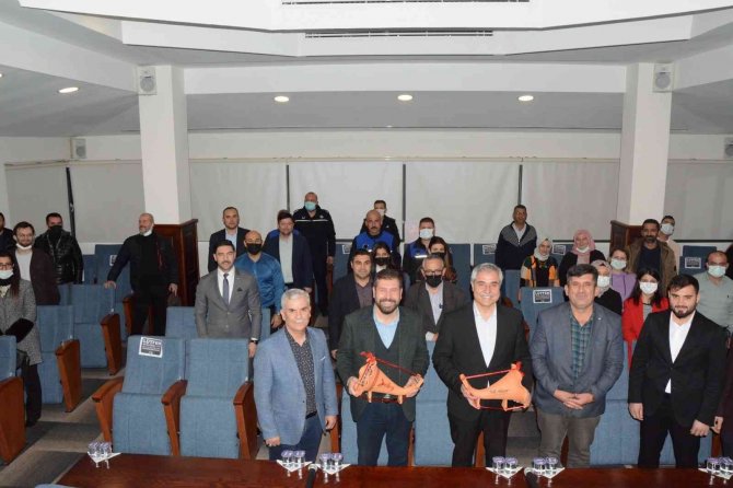 Sındırgı’da Emekli Öğretmenler Unutulmadı