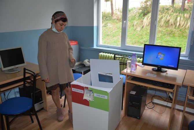 Selma Öğretmenden Öğrencilerine Proje Desteği