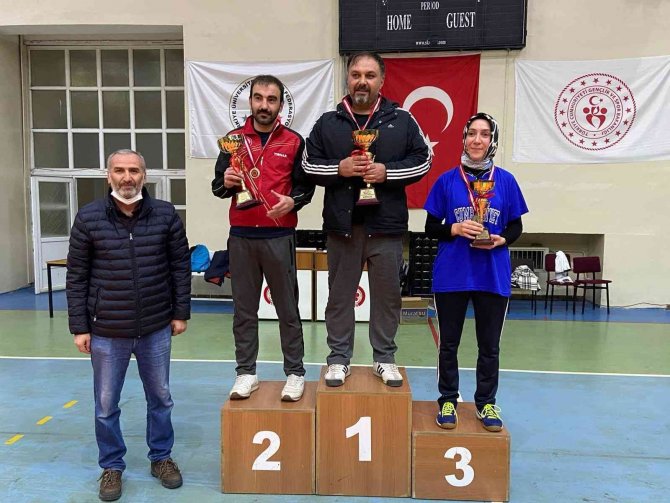 Turnuvada Dereceye Girenler Ödüllendirildi