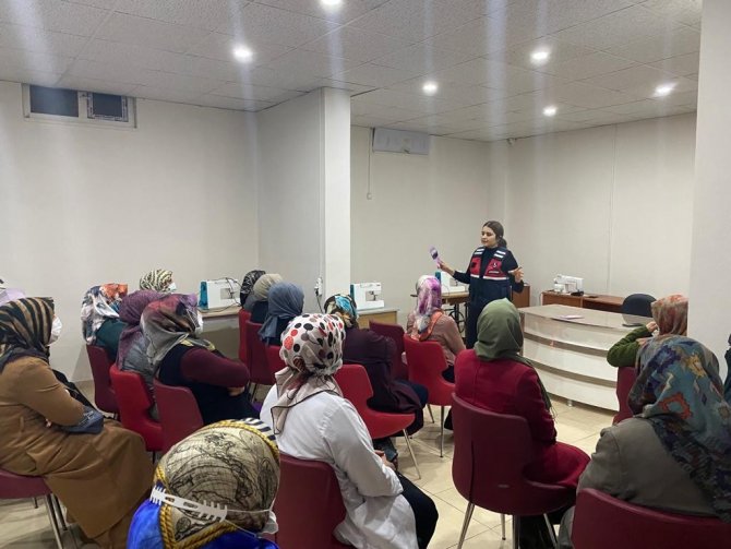 Bingöl’de Jandarma Personeline Ve Kadınlara Kades Uygulaması Tanıtıldı