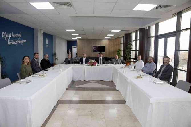 Rektör Sarıbıyk: “Sahanın Sorunlarına Çözüm Üreten Ar-ge Çalışmalarını Önemsiyoruz”