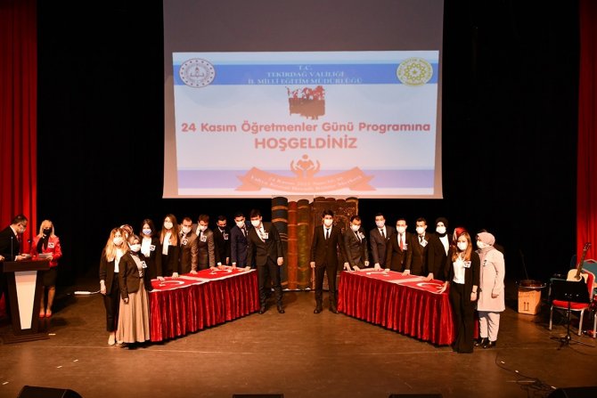 Yeni Atanan 682 Öğretmen Yemin Etti