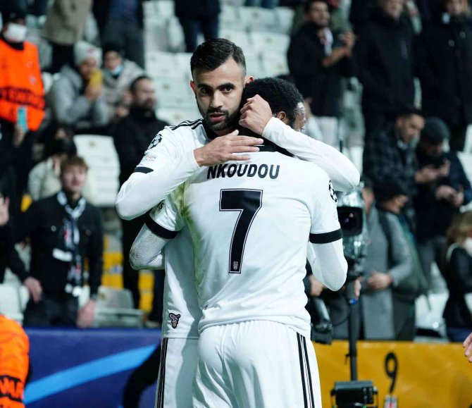 Uefa Şampiyonlar Ligi: Beşiktaş: 1 - Ajax: 0 (İ̇lk Yarı)