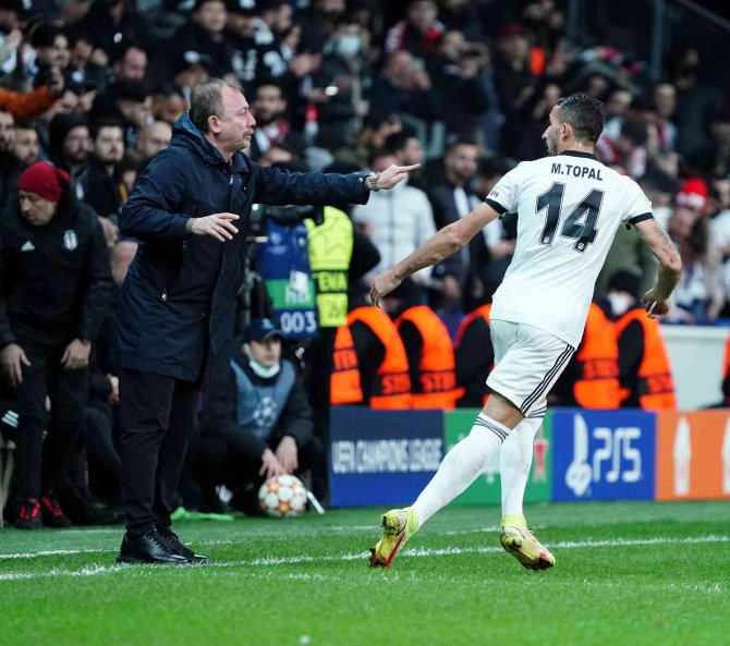 Uefa Şampiyonlar Ligi: Beşiktaş: 1 - Ajax: 0 (İ̇lk Yarı)