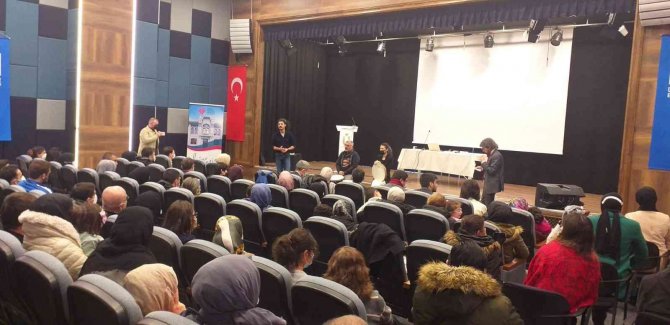 Üsküdar’da ’Engelsiz Fikirler Çalıştayı’nda Ebeveynler Bilgilendirildi