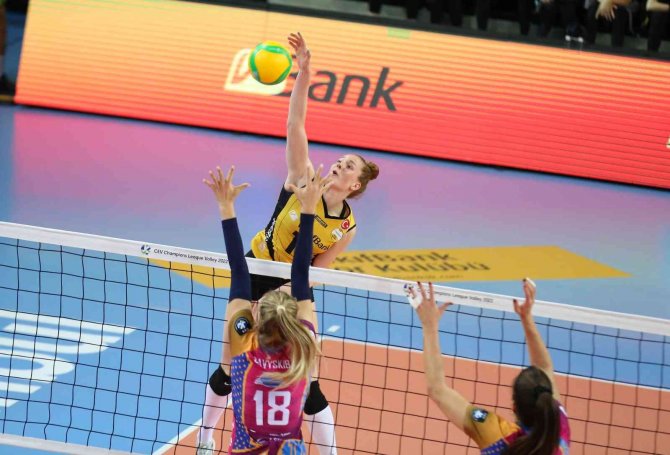 Vakıfbank, Şampiyonlar Ligi’ne Galibiyetle Başladı