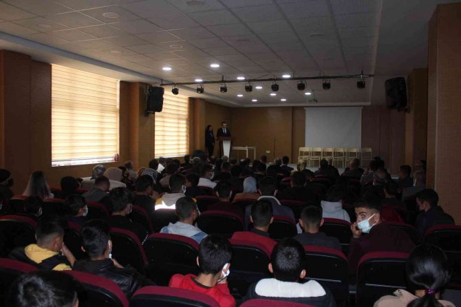 Muradiye’de 24 Kasım Öğretmenler Günü Kutlandı