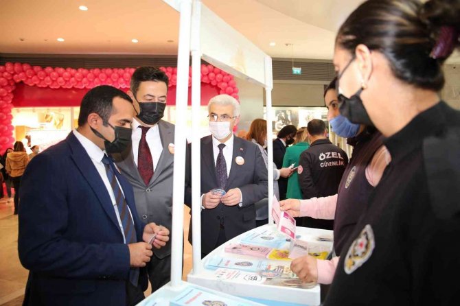 Polisler Kadınlara Kades’i Tanıttı