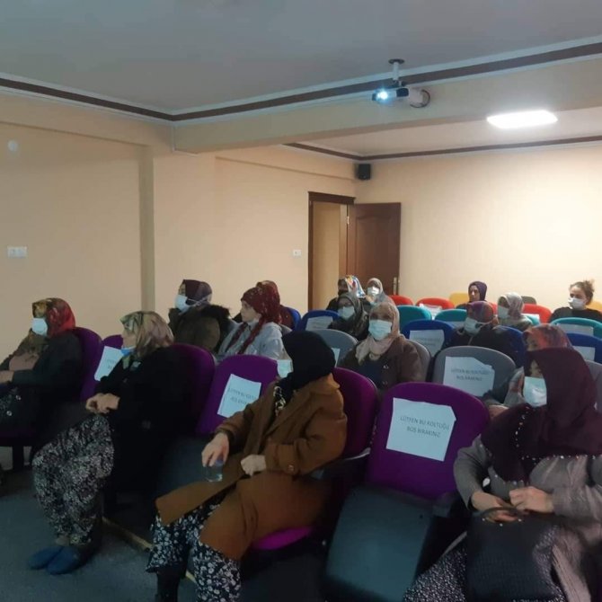 Şuhut’ta ’Bilişim Suçları Ve Cinsel İ̇stismar’ Semineri