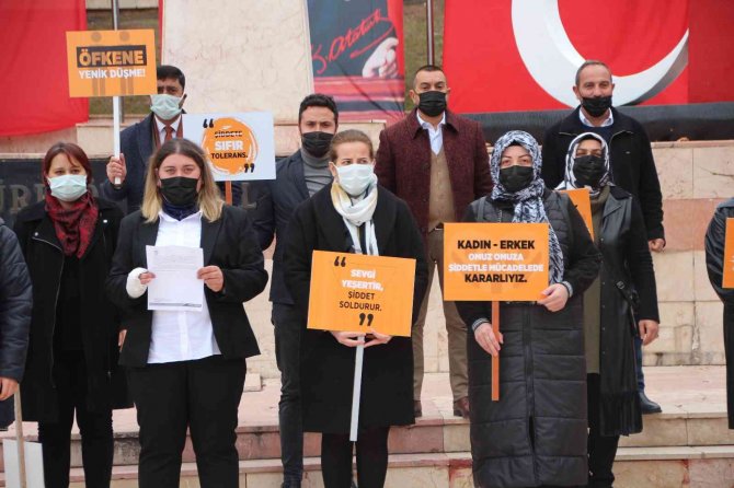 Ak Partili Kadınlar Şiddete Karşı Tek Ses Oldu