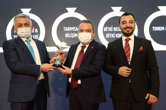 Büyükşehir Belediyesi Dijital Tarım Projesi İle Ödül Aldı