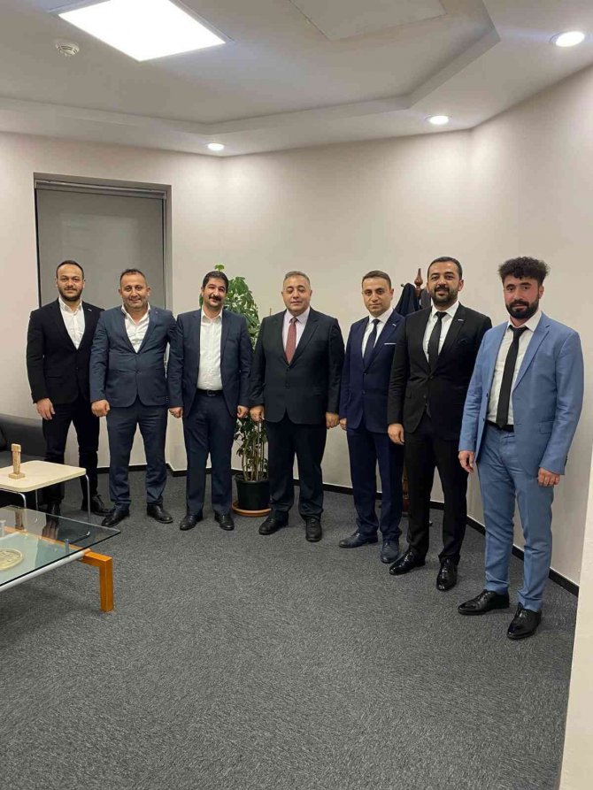 Asri̇ad Van Şubesinden Ticaret Bakan Yardımcısı Uçarmak İle Gazeteci Şahin’e Ziyaret