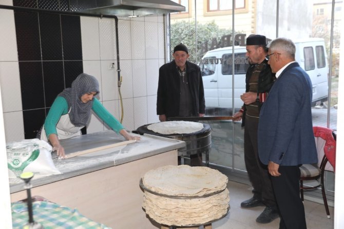 Başkan Güder Esnafları Yalnız Bırakmıyor