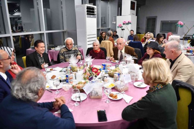 Öğretmenleri, Tuzla Belediye Başkanı Dr. Şadi Yazıcı’nın Öğrencilik Yıllarını Anlattı
