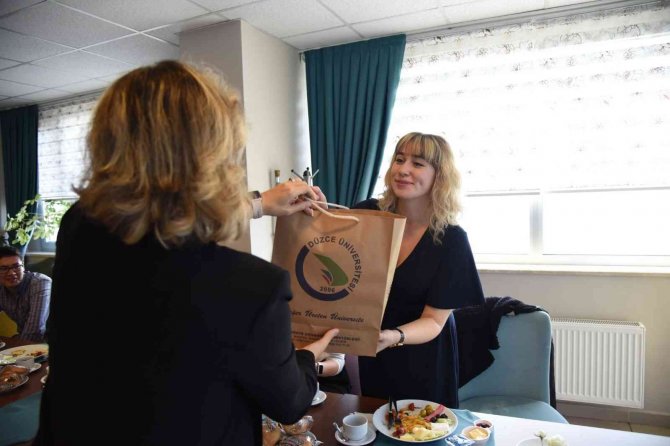 Rektör Çakar Erasmus Öğrencileriyle Buluştu