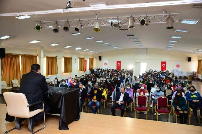 Başkan Oğuz Liselilerle Tecrübelerini Paylaşıyor