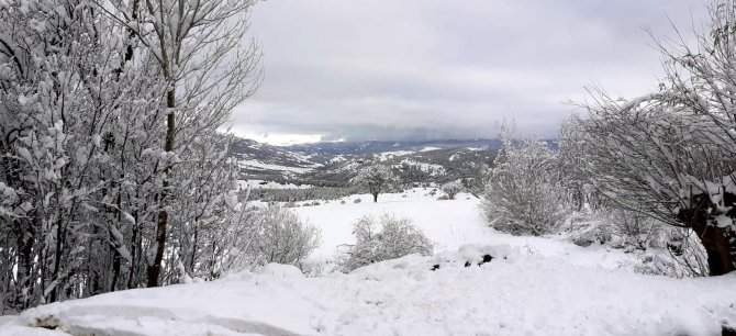 Erzincan’ın Yüksek Kesimleri Kardan Beyaza Büründü