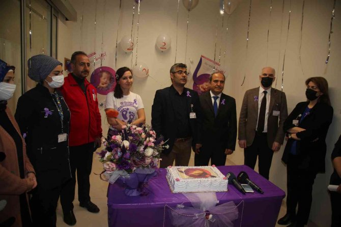 Prematüre Bebekler İçin Pasta Kesildi