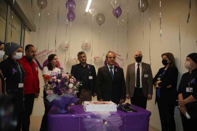 Prematüre Bebekler İçin Pasta Kesildi