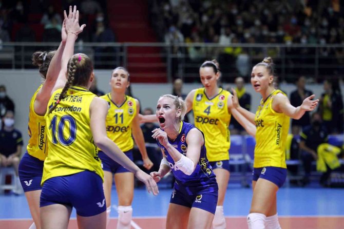 Fenerbahçe Opet, Şampiyonlar Ligi’ne Galibiyetle Başladı