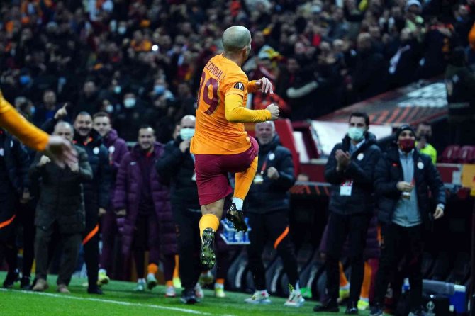 Sofiane Feghouli 4. Golünü Kaydetti