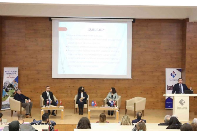 Hkü’de “Kadına Yönelik Şiddetle Mücadele" Paneli Düzenlendi