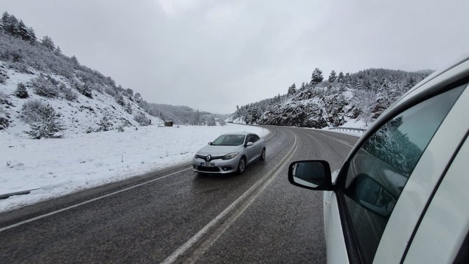 Gümüşhane’nin Yüksek Kesimlerinde Kar Yağışı Etkili Oluyor