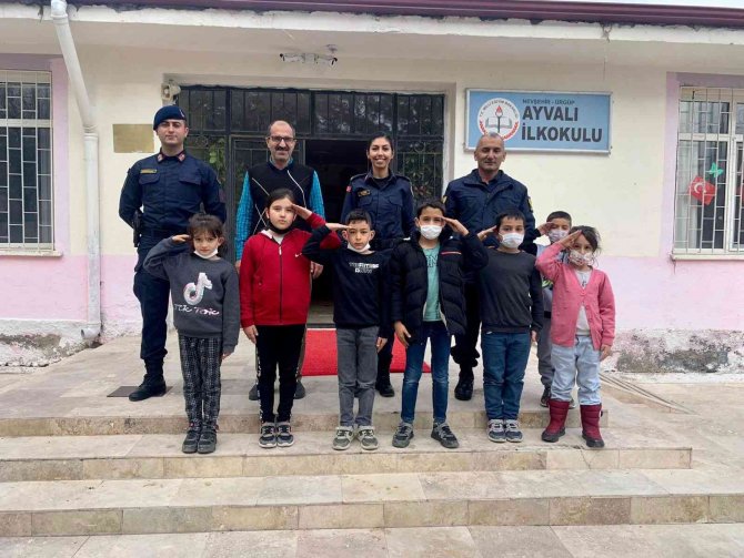 Jandarma Öğretmenleri Unutmadı