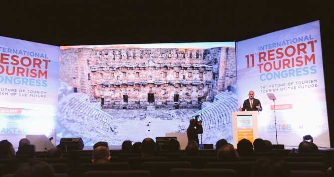 Bakan Ersoy: “Turizmde Yeni Hedef 29 Milyon Ziyaretçi, 24 Milyar Dolar Gelir”