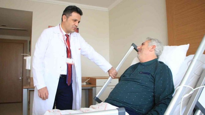 Yemek Borusunu Delen Cismin Turp Olduğunu Zannetti, Gerçek Sonradan Ortaya Çıktı