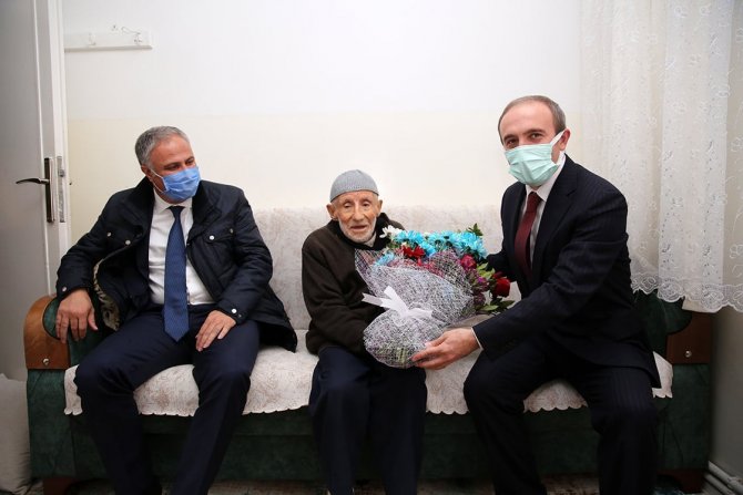 Mesleğe Adanmış Ömürlere Vali Cüneyt Epcim’den Ziyaret