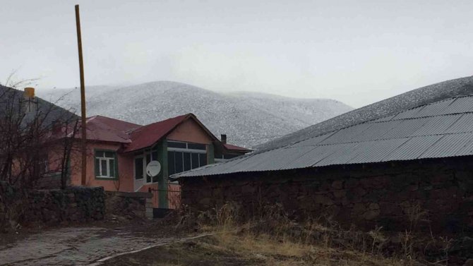 Karlıova’da Kar Yağışı