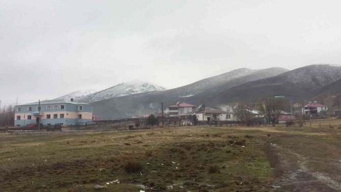 Karlıova’da Kar Yağışı
