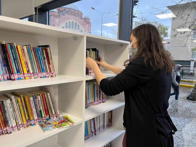 Bu Kütüphane Geleceğe Işık Tutuyor