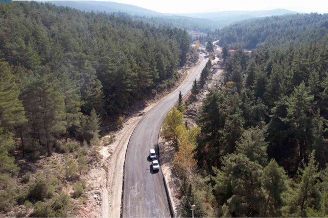 Büyükşehir, Kavaklıdere’nin Girişinde İlk Asfalt Serimini Yaptı