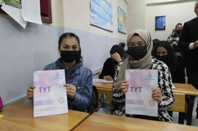 Ödüllü Deneme Sınavına 52 Okulda 8 Bin 639 Öğrenci Katıldı