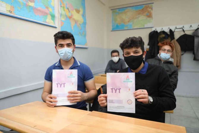 Ödüllü Deneme Sınavına 52 Okulda 8 Bin 639 Öğrenci Katıldı