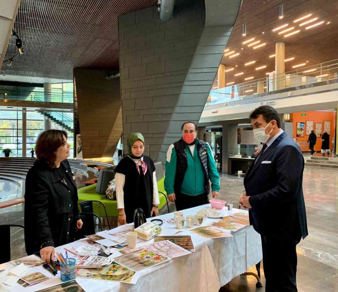 Öğretmenler Osmek İle Kendi Kupalarını Tasarladılar