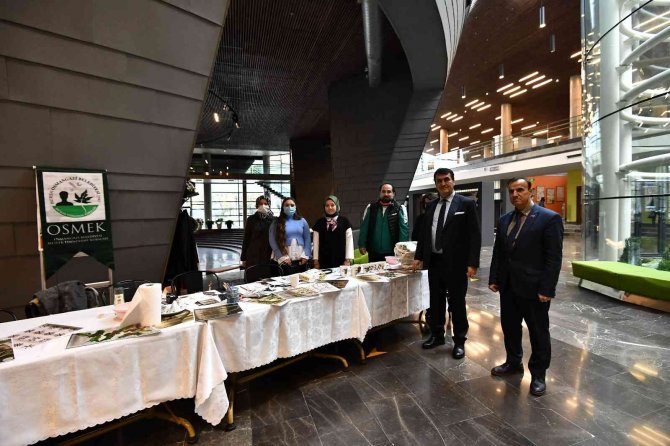 Öğretmenler Osmek İle Kendi Kupalarını Tasarladılar