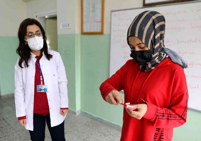 Samsun’da Okullarda Diş Sağlığı Tarama Çalışması