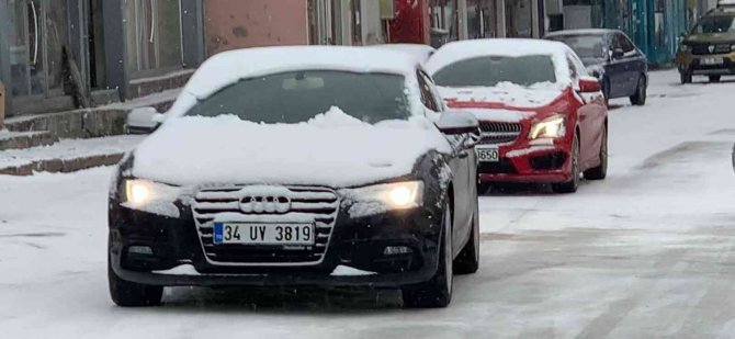 Sarıkamış’ta Kar Yağışı Etkili Oluyor