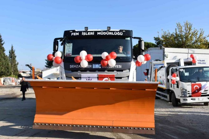 Şehzadeler Belediyesinin Yeni Araçları Törenle Tanıtıldı