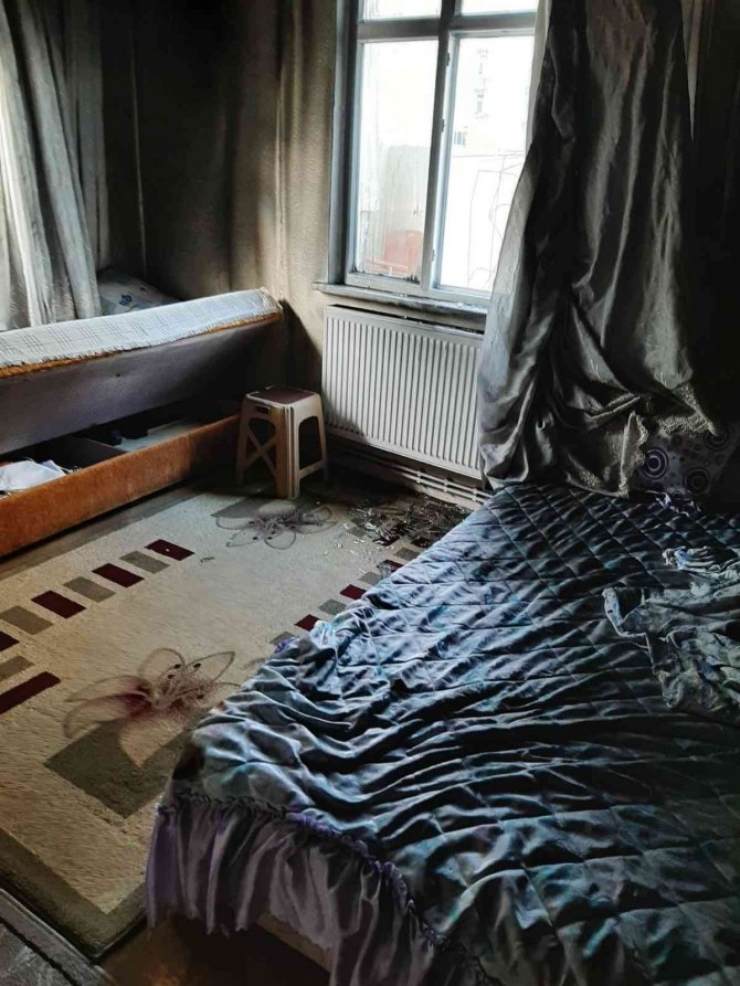 Evi Yanan Vatandaş Destek Bekliyor