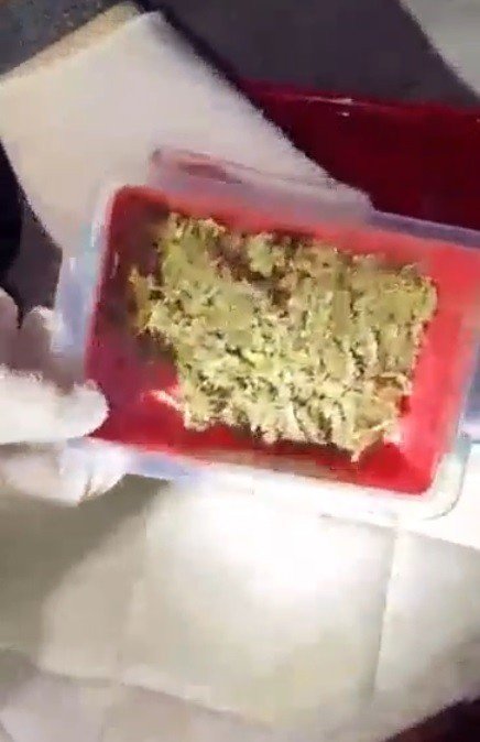 Polis Operasyonundan Habersiz Uyuşturucu Almaya Geldiler, Yakayı Ele Verdiler