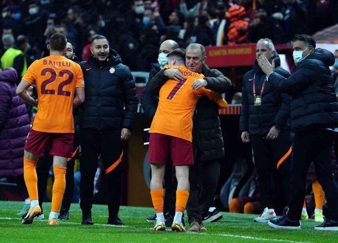 Uefa Avrupa Ligi: Galatasaray: 4 - Marsilya: 2 (Maç Sonucu)