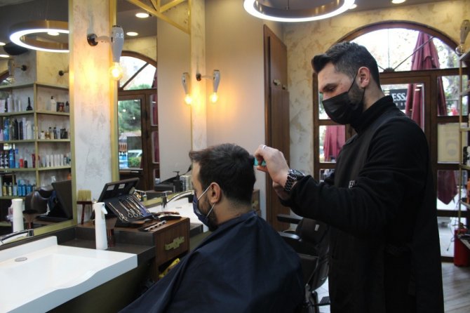 Ünlü Kuaför Emre Yeşiloğlu’ndan Pandemiye İlginç Çözüm